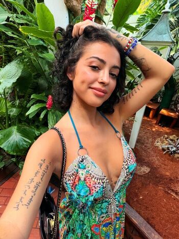 Malu trevejo  page leaked private photo uncensored HD quality