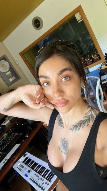 Maria becerra page leaked private photo uncensored HD quality