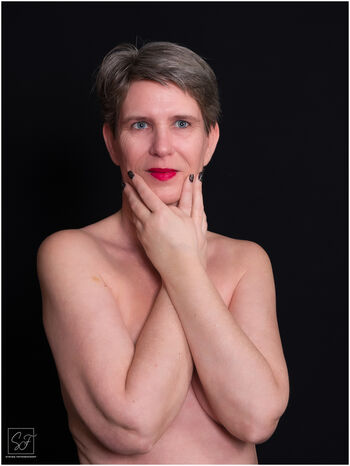 Mature amateur leaked private photo uncensored HD quality