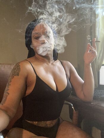 Mature women page leaked private photo uncensored HD quality