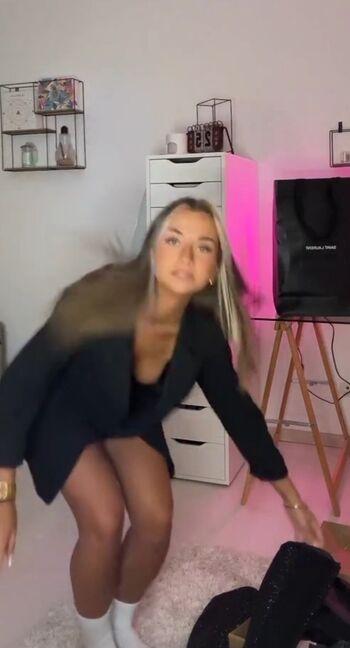 Melinecrn leaked private photo uncensored HD quality