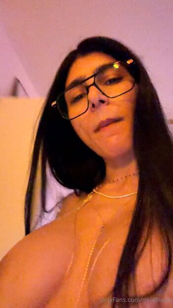 Mia khalifa  page leaked private photo uncensored HD quality