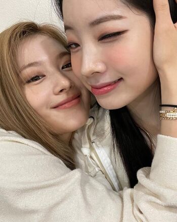 Minatozaki sana page leaked private photo uncensored HD quality