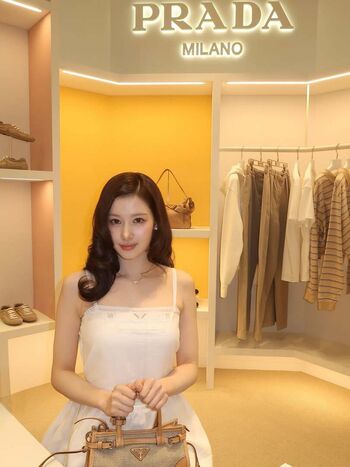 Minatozaki sana page leaked private photo uncensored HD quality