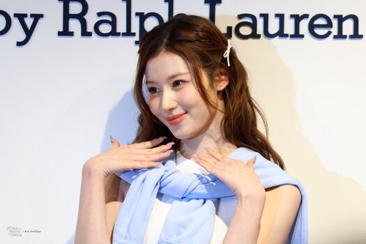 Minatozaki sana page leaked private photo uncensored HD quality