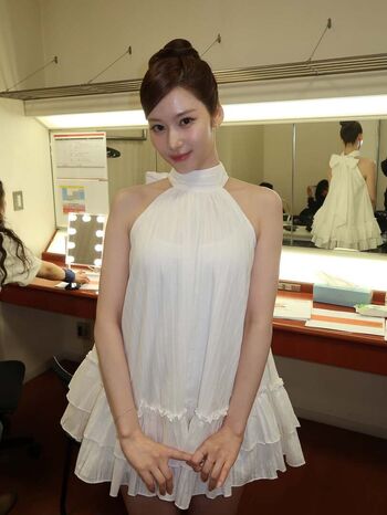 Minatozaki sana page leaked private photo uncensored HD quality