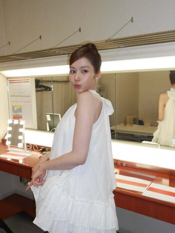 Minatozaki sana page leaked private photo uncensored HD quality