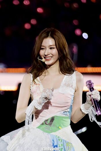 Minatozaki sana page leaked private photo uncensored HD quality