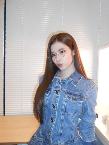 Minatozaki sana page leaked private photo uncensored HD quality