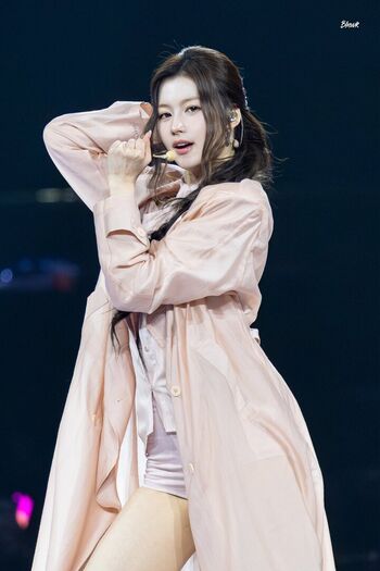Minatozaki sana page leaked private photo uncensored HD quality