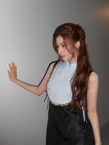 Minatozaki sana leaked private photo uncensored HD quality