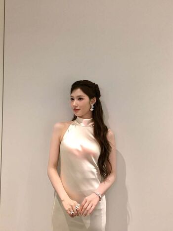 Minatozaki sana page leaked private photo uncensored HD quality