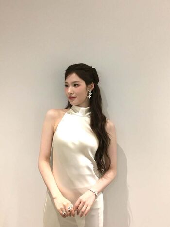 Minatozaki sana page leaked private photo uncensored HD quality