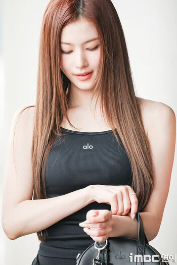 Minatozaki sana page leaked private photo uncensored HD quality