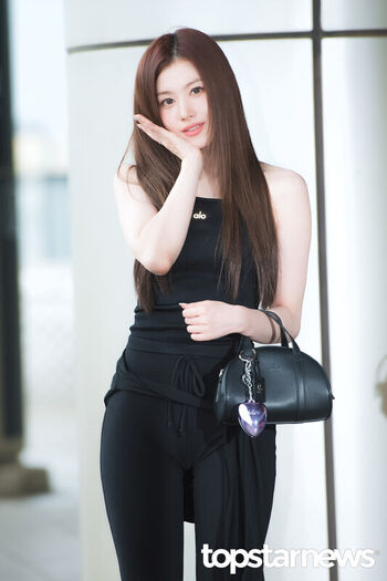 Minatozaki sana page leaked private photo uncensored HD quality