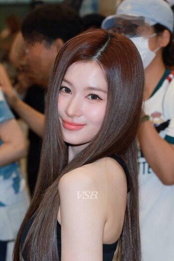 Minatozaki sana page leaked private photo uncensored HD quality