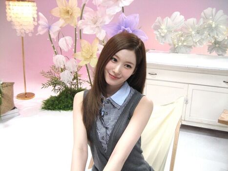 Minatozaki sana page leaked private photo uncensored HD quality