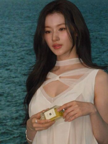Minatozaki sana page leaked private photo uncensored HD quality