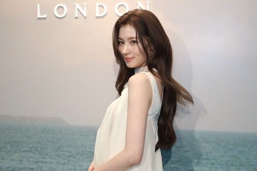 Minatozaki sana page leaked private photo uncensored HD quality