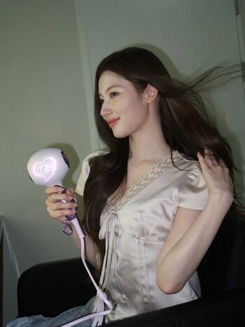 Minatozaki sana page leaked private photo uncensored HD quality