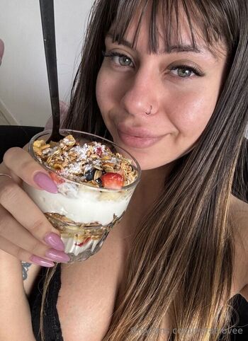 Miraalovee leaked private photo uncensored HD quality
