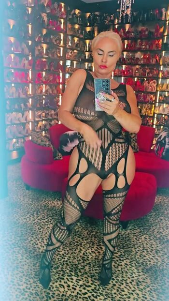 Nicole coco austin  page leaked private photo uncensored HD quality