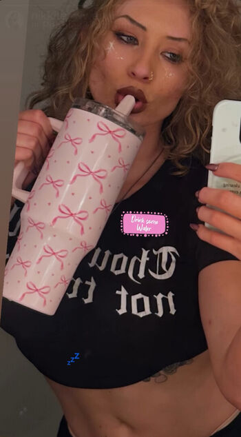 Nikkita lyons leaked private photo uncensored HD quality