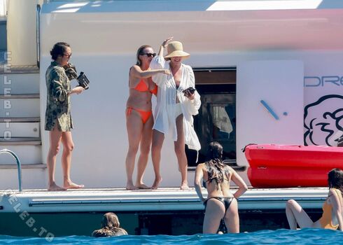 Nina dobrev page leaked private photo uncensored HD quality
