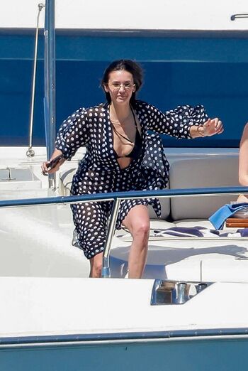 Nina dobrev page leaked private photo uncensored HD quality