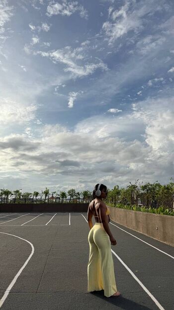 Okyyoliviaa  page leaked private photo uncensored HD quality