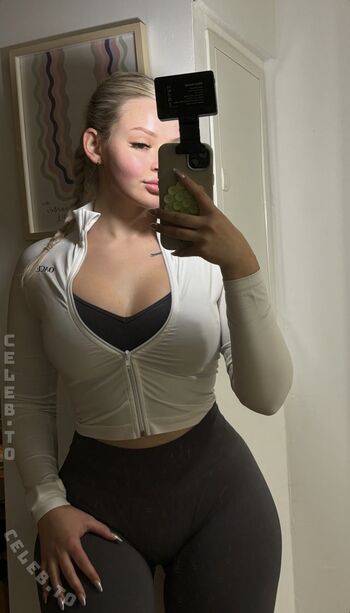 Oliviahbls page leaked private photo uncensored HD quality