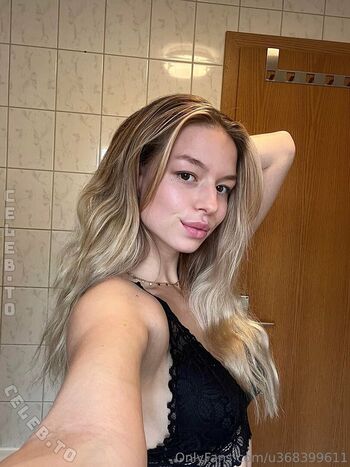 Ossi desi leaked private photo uncensored HD quality