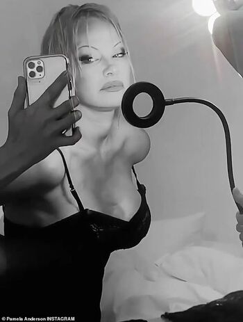 Pamela anderson page leaked private photo uncensored HD quality