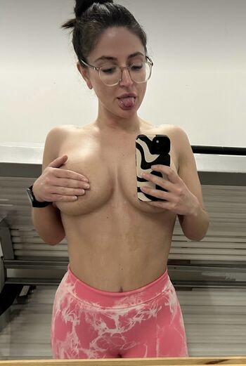 Peachyemb page leaked private photo uncensored HD quality