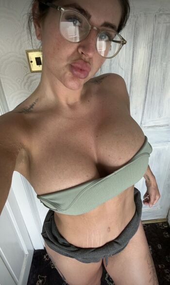 Peachyemb leaked private photo uncensored HD quality