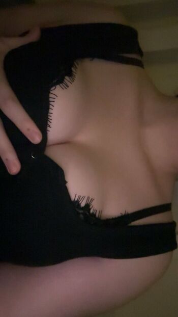 Petiteandsweet leaked private photo uncensored HD quality