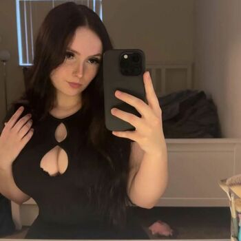 Petiteandsweet leaked private photo uncensored HD quality