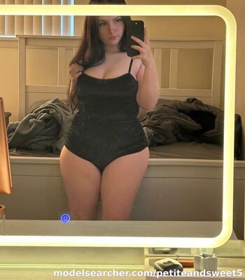 Petiteandsweet leaked private photo uncensored HD quality