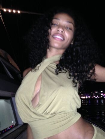 Quenlin blackwell leaked private photo uncensored HD quality