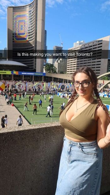 Qveenjulia leaked private photo uncensored HD quality