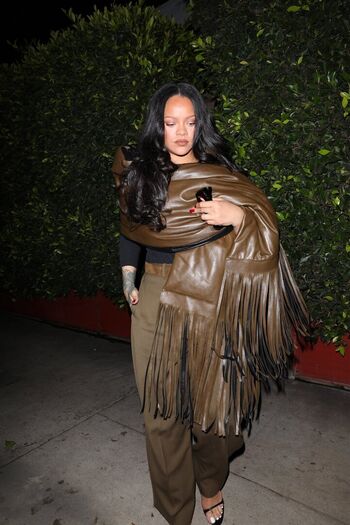 Rihanna leaked private photo uncensored HD quality