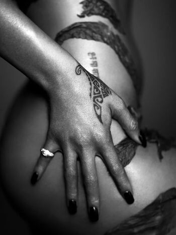 Rihanna leaked private photo uncensored HD quality