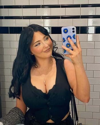 Robyn  page leaked private photo uncensored HD quality