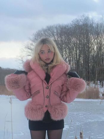 Sabrina carpenter  page leaked private photo uncensored HD quality