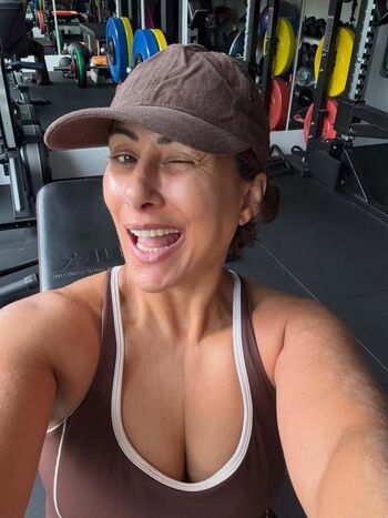 Saira khan page leaked private photo uncensored HD quality
