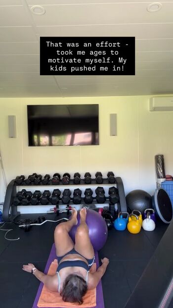 Saira khan page leaked private photo uncensored HD quality
