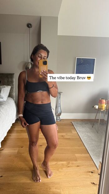 Saira khan leaked private photo uncensored HD quality