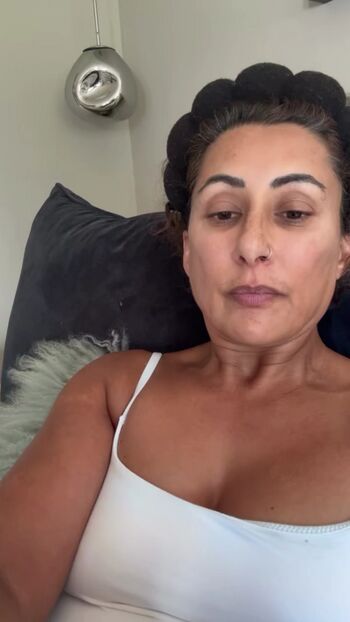 Saira khan leaked private photo uncensored HD quality