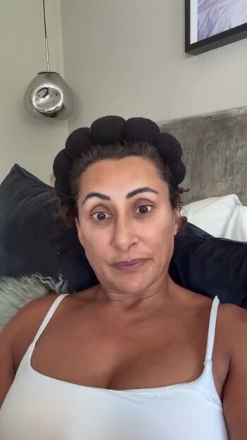 Saira khan leaked private photo uncensored HD quality