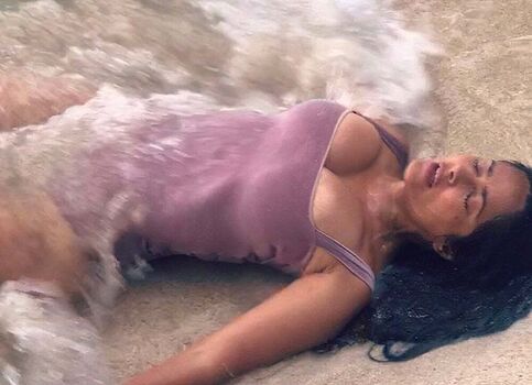 Salma hayek  page leaked private photo uncensored HD quality